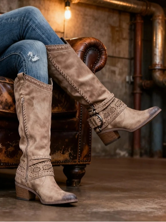 Botas de caballero de cuero vintage con hebillas y caña alta
