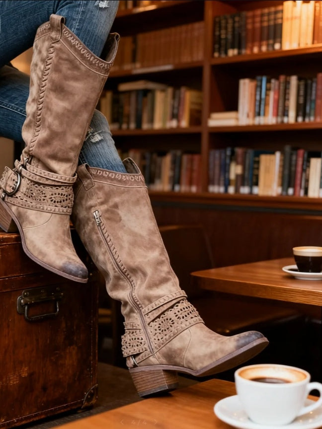 Botas de caballero de cuero vintage con hebillas y caña alta