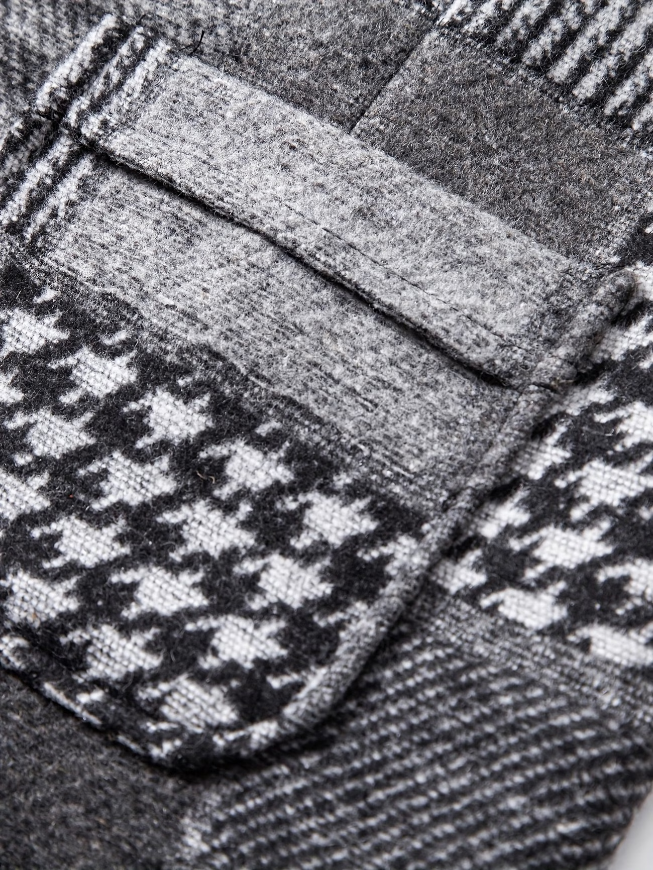 Leo | Chaleco de Tweed Patchwork con Patrón Espiga