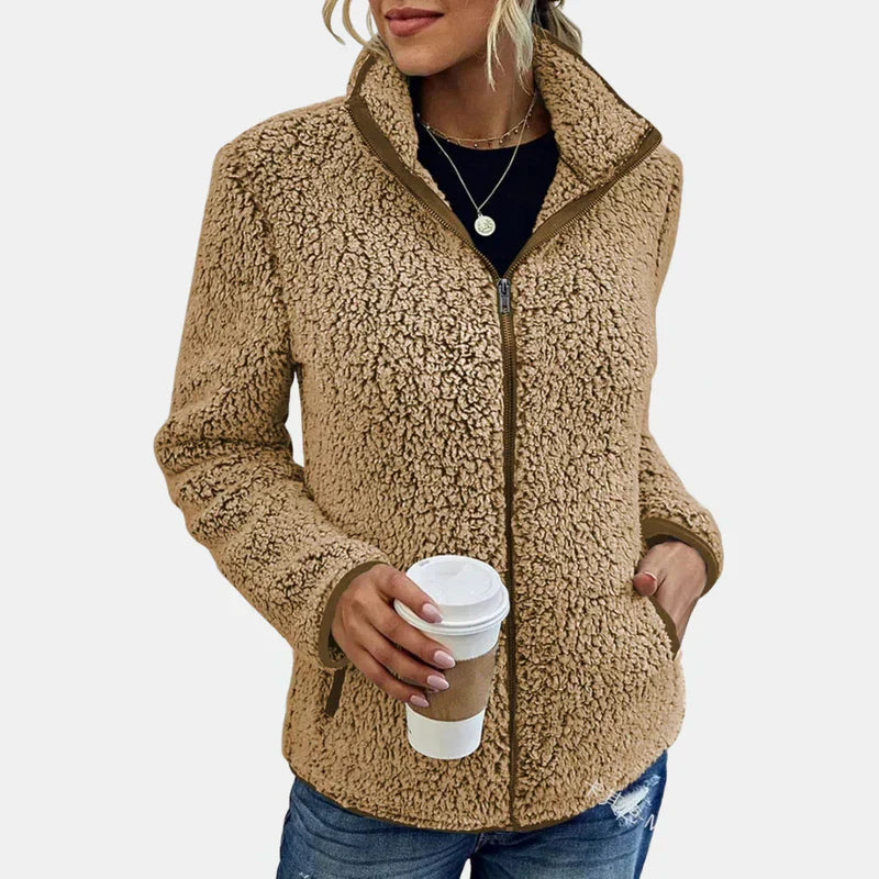 Xara | La Chaqueta Teddy Definitiva para Llevar Contigo