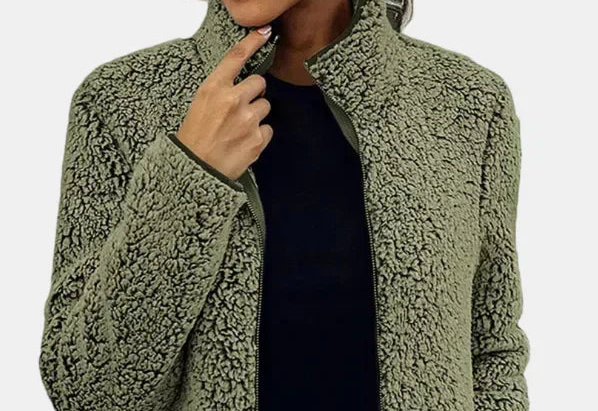 Xara | La Chaqueta Teddy Definitiva para Llevar Contigo