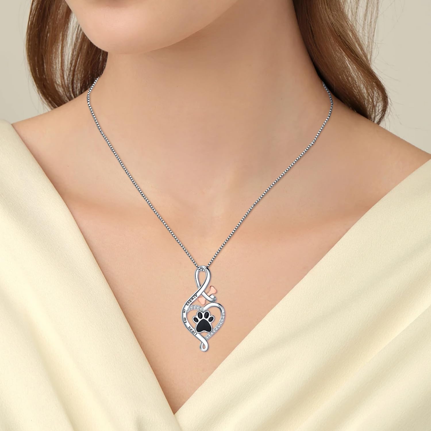 Collar Lucky Paw con corazón, hueso y símbolo del infinito