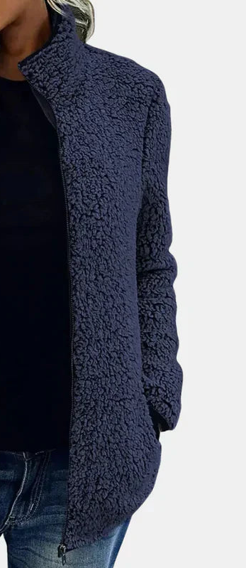 Xara | La Chaqueta Teddy Definitiva para Llevar Contigo