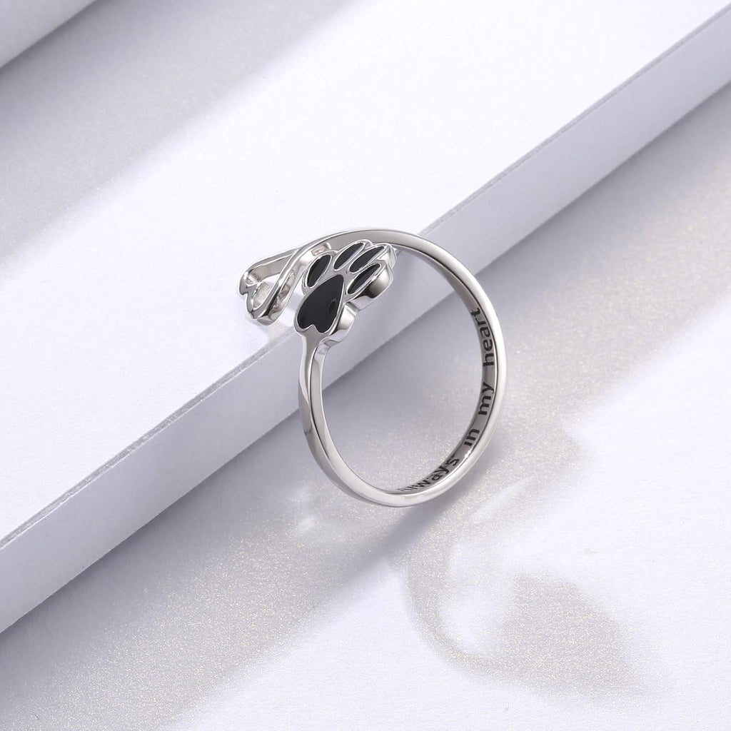 Anillo artesanal con pata y corazón