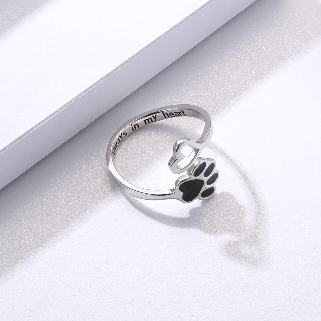 Anillo artesanal con pata y corazón