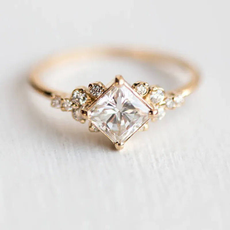 Karen - Anillo de la Reina Delysian Elegante