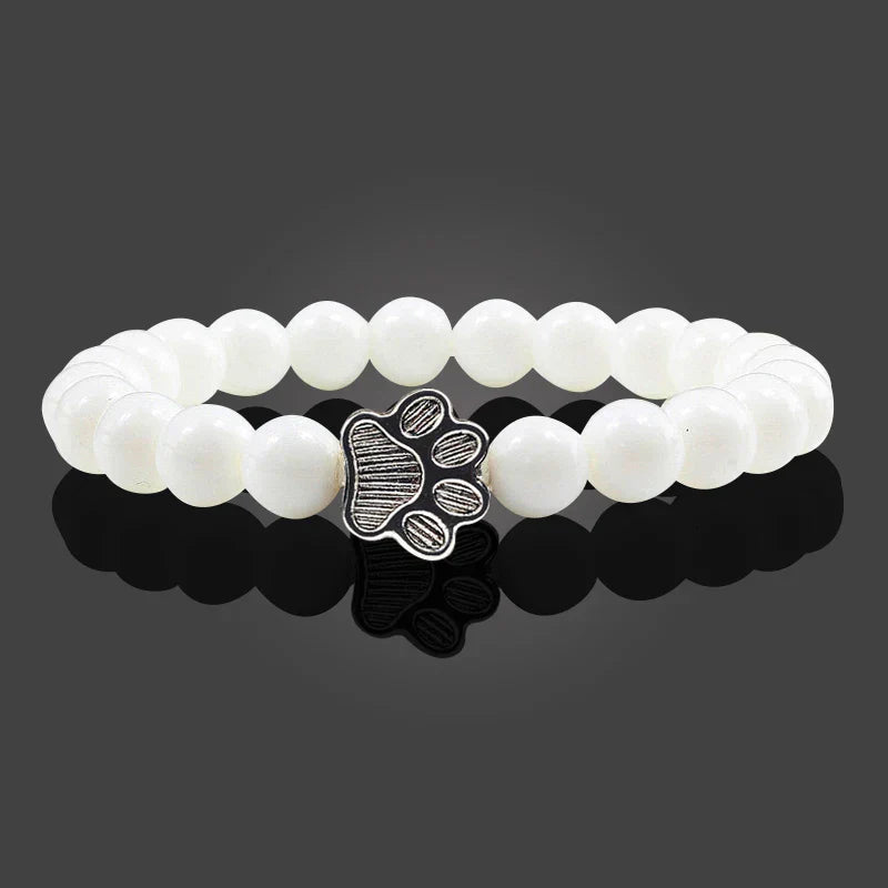 Pulsera con patas decoradas con cuentas