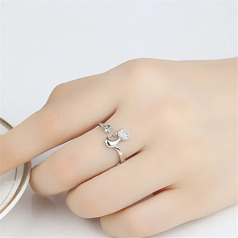 Anillo abierto con lindo gato – Zirconias