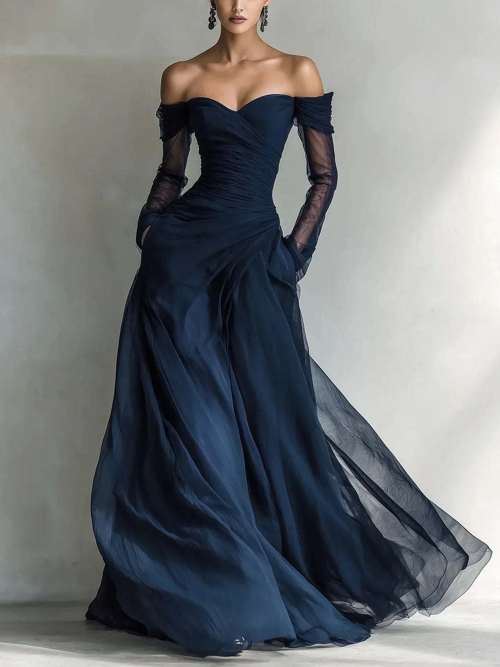 Eleonora™ | Vestido largo con hombros descubiertos y paneles de malla
