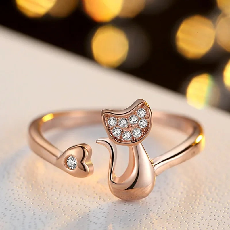 Anillo abierto con lindo gato – Zirconias