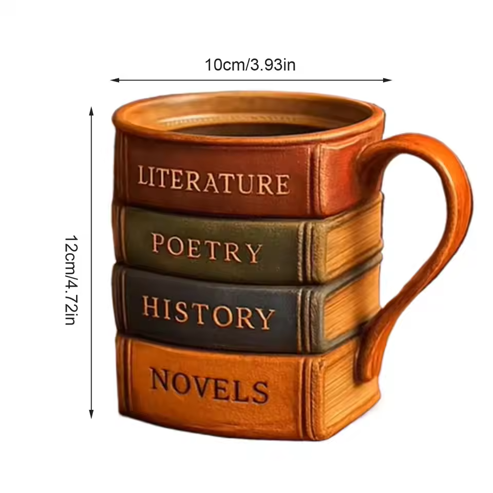 Taza de café hecho a mano de una biblioteca