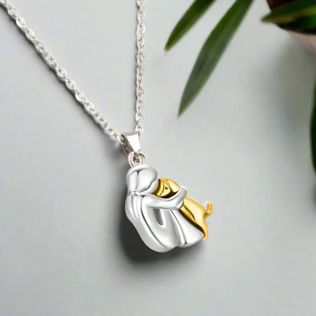 Collar con colgante Hug
