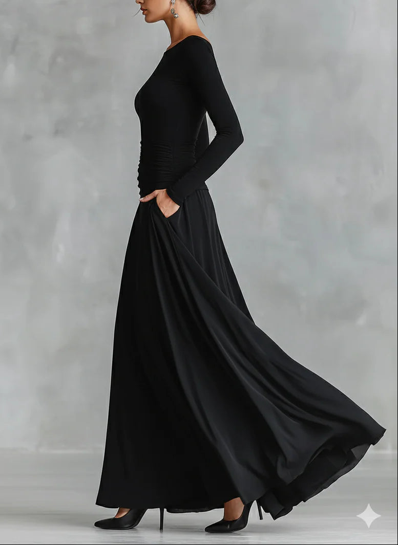 Adele - Vestido largo moderno en crepé negro con escote en barco y pliegues