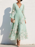 Vestido midi verde claro de chiffon con escote plisado en U