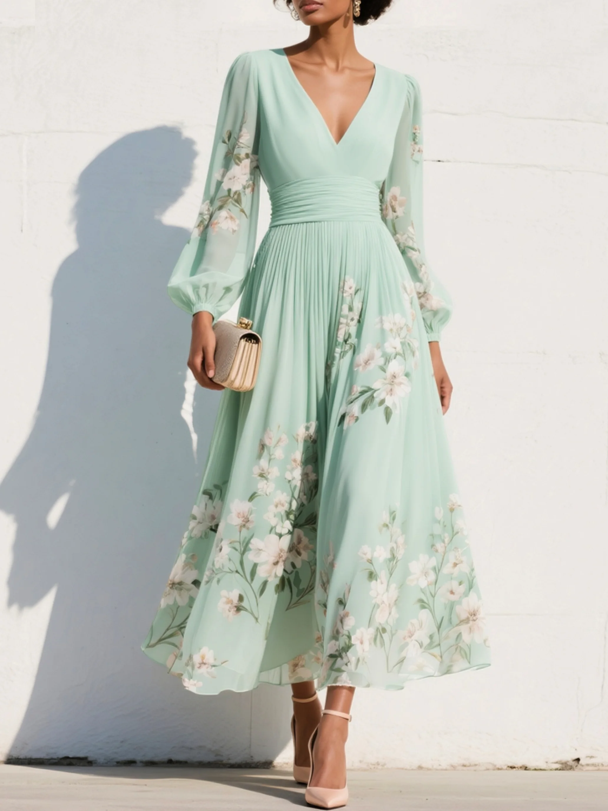 Vestido midi verde claro de chiffon con escote plisado en U