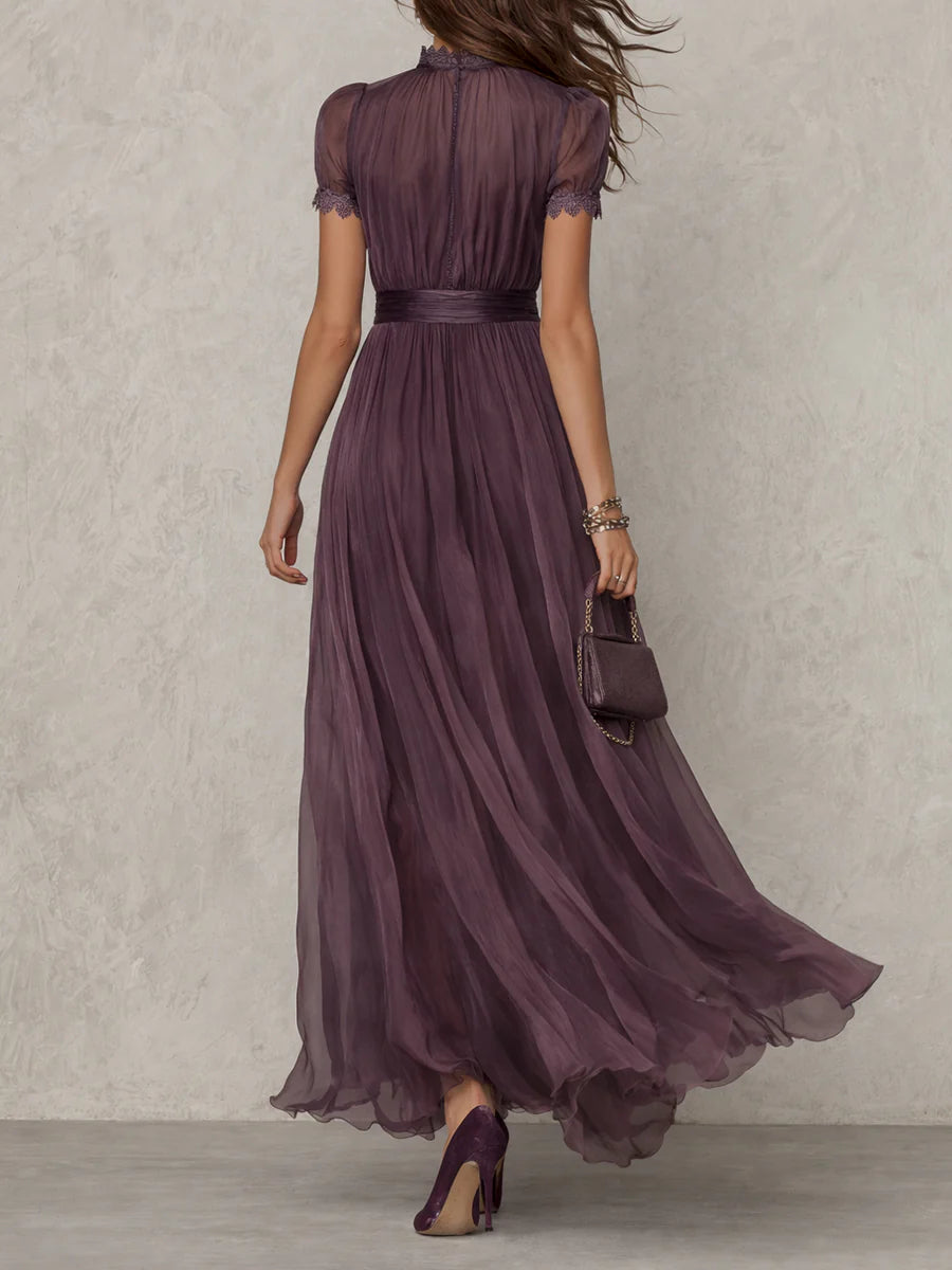 Flavia • Vestido largo morado con escote en llave, borde de encaje de chiffon