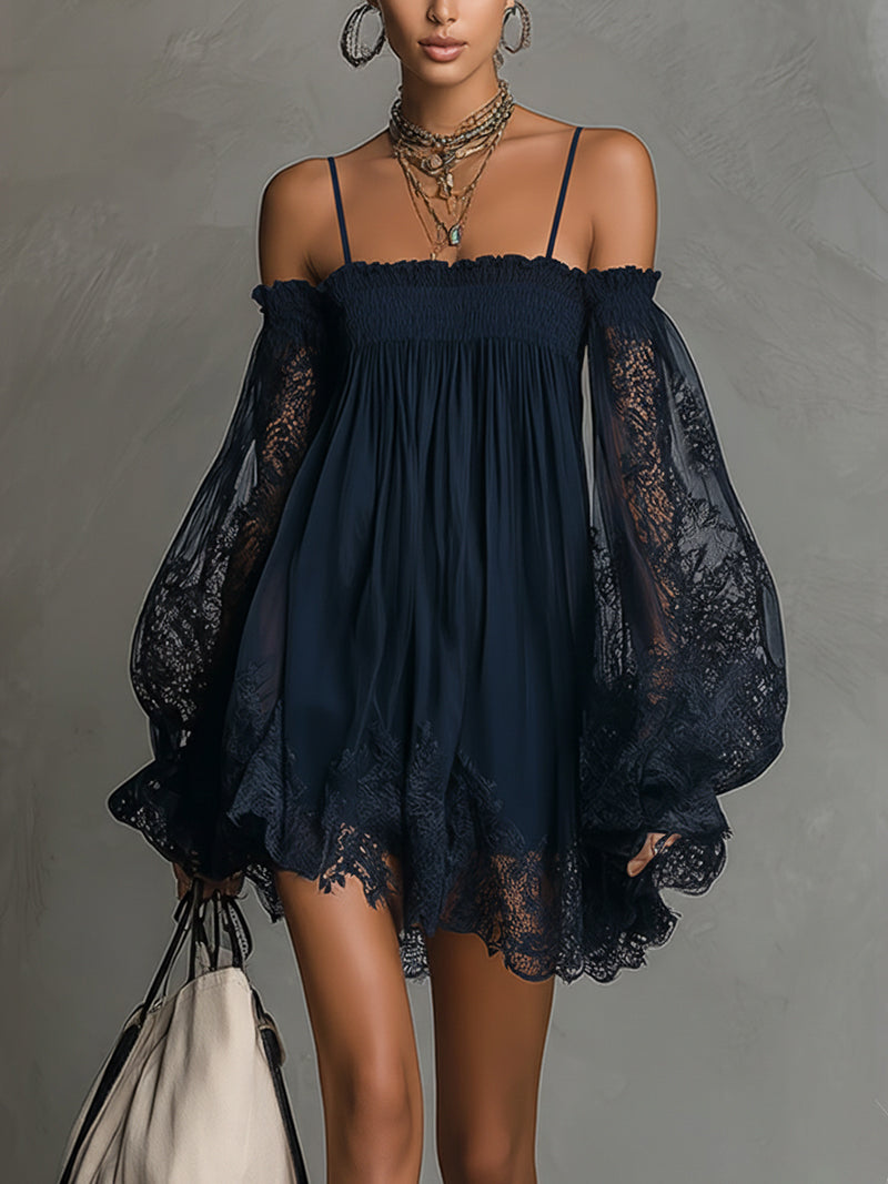 Noemi™ | Vestido mini azul marino con hombros descubiertos y encaje
