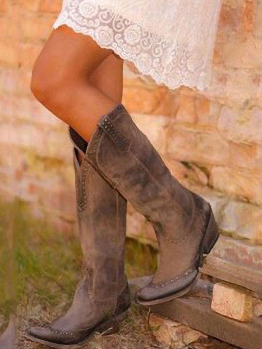 Botines de vaquera con tachuelas vintage