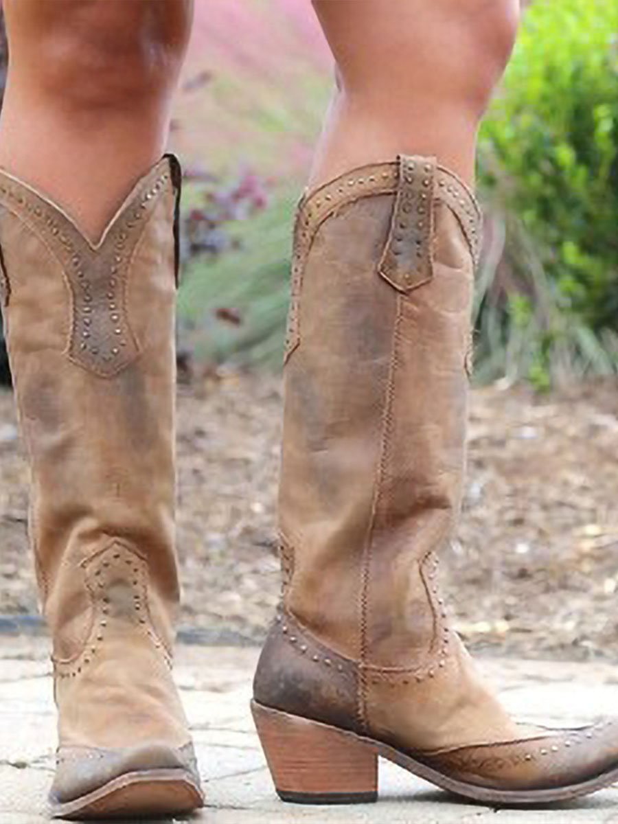 Botines de vaquera con tachuelas vintage