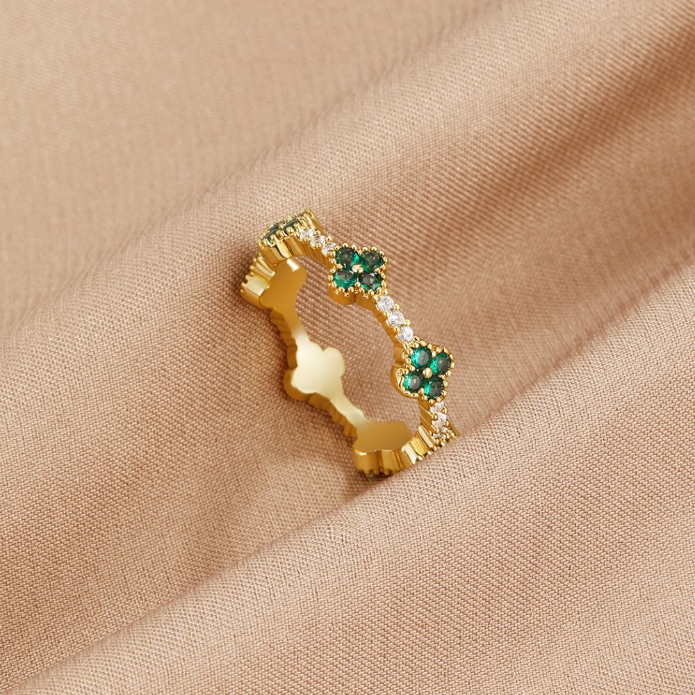 Abril - Anillo de Cristal de Trébol