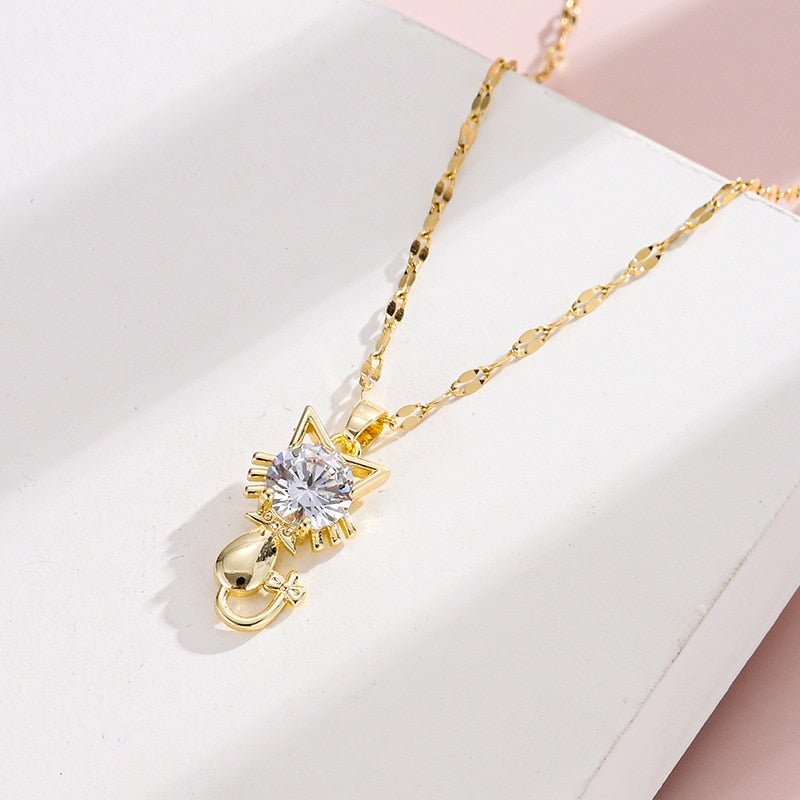 Cadena con gato chapada en oro con circonitas