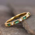 Fabiana - Anillo de oro con zirconia de inserción verde
