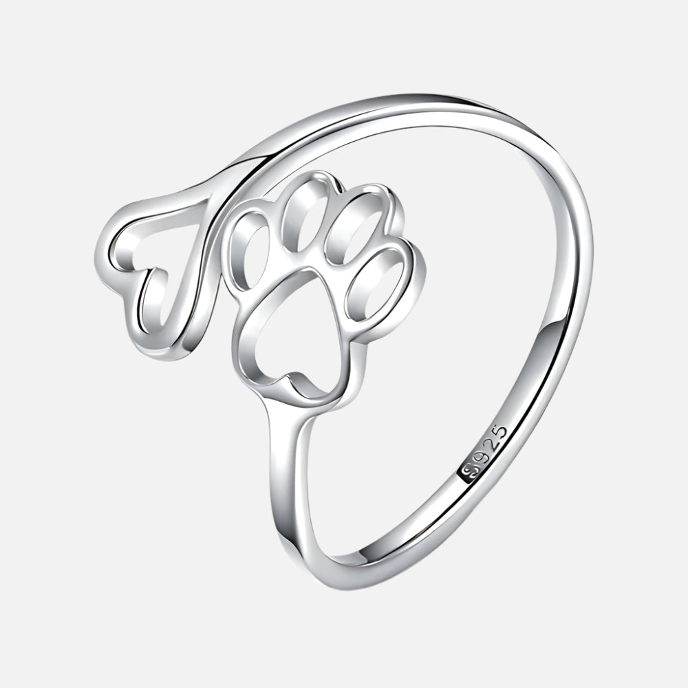 Anillo artesanal con pata y corazón